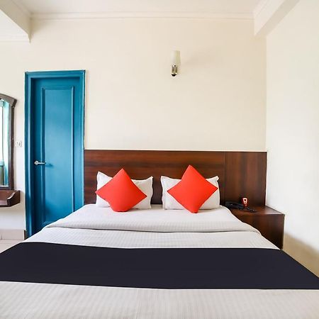 Capital O 48354 The Nest Neu-Delhi Exterior foto
