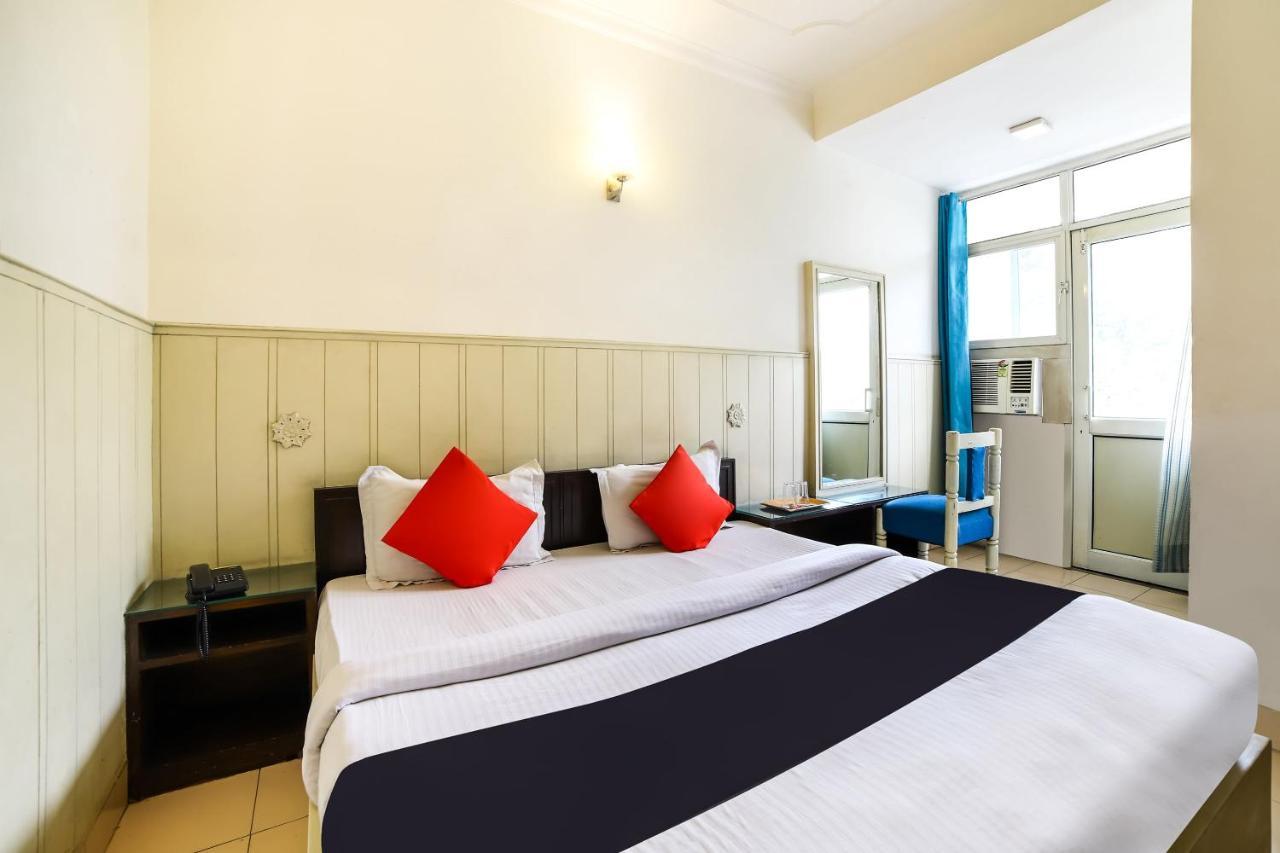Capital O 48354 The Nest Neu-Delhi Exterior foto