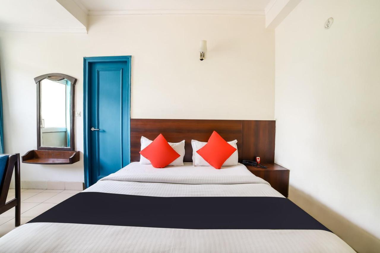 Capital O 48354 The Nest Neu-Delhi Exterior foto