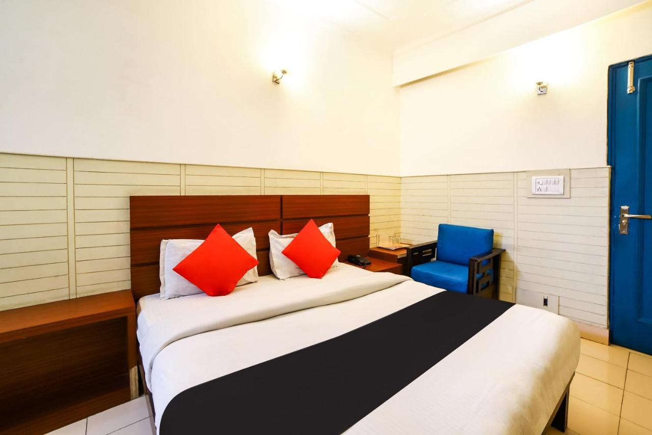 Capital O 48354 The Nest Neu-Delhi Exterior foto