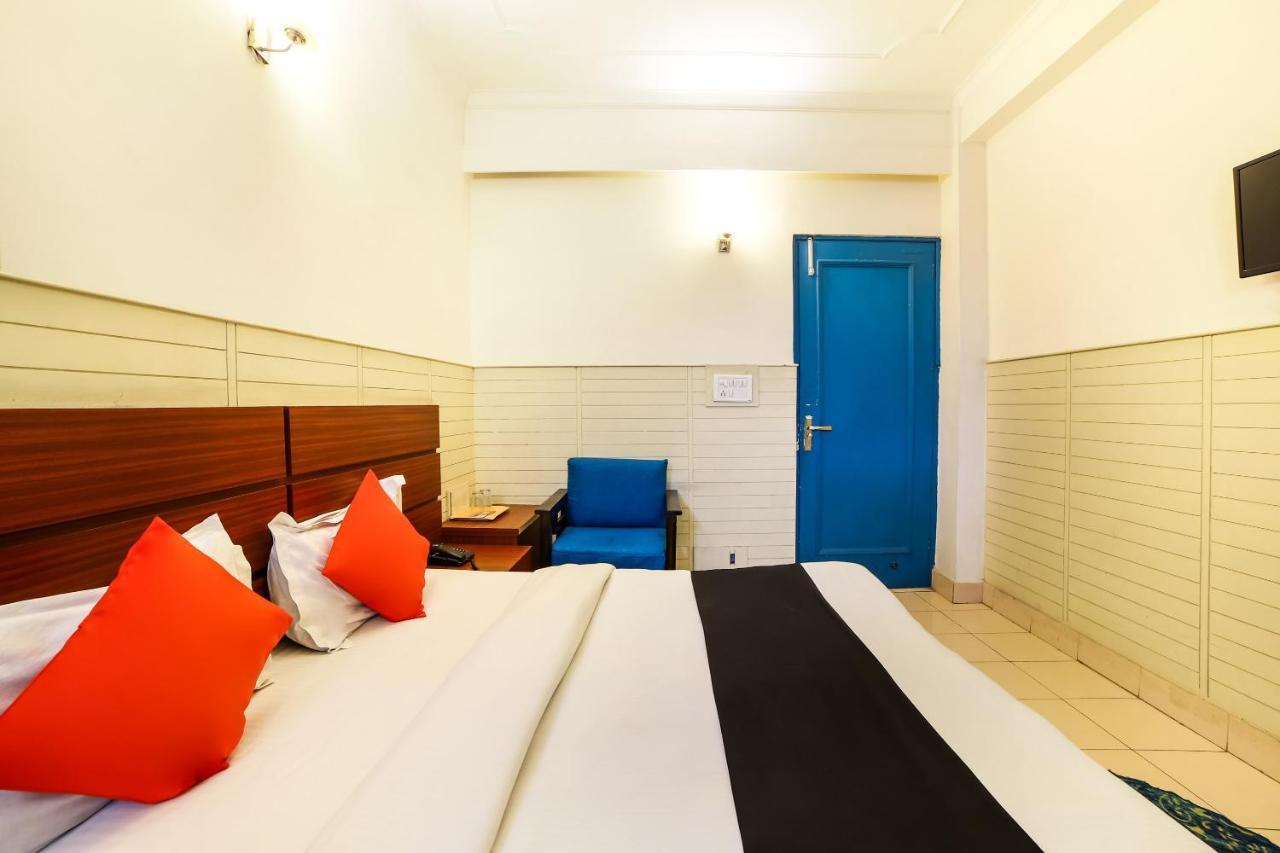 Capital O 48354 The Nest Neu-Delhi Exterior foto