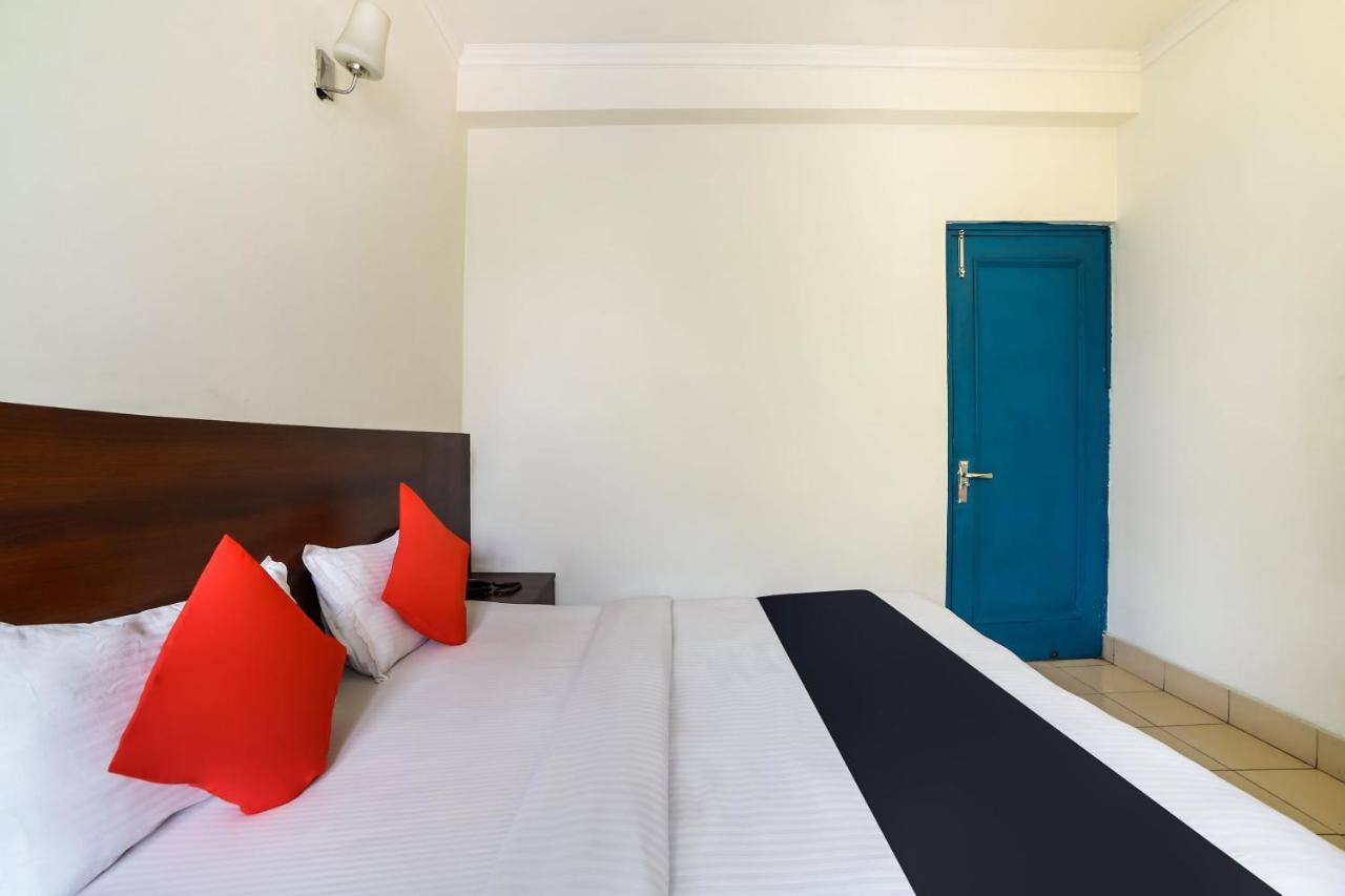 Capital O 48354 The Nest Neu-Delhi Exterior foto